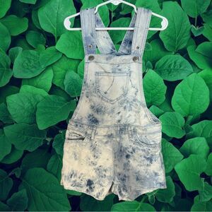 5 for $25🔥PLACE Acid Wash Raw Hem Short Overalls Girls Size 6